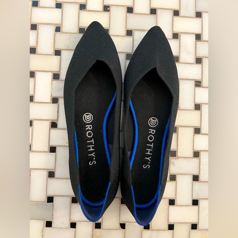 Rothys W9 EUC The Point in black solid